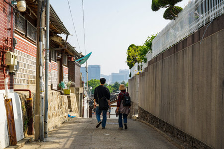 an alleyway in Seoul, Koreaのeditorial素材