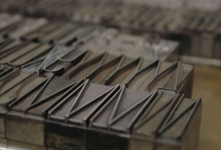 old metal letters M and Yの写真素材