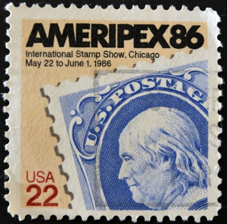 UNITED STATES OF AMERICA - CIRCA 1985: A stamp honoring AMERIPEX のeditorial素材