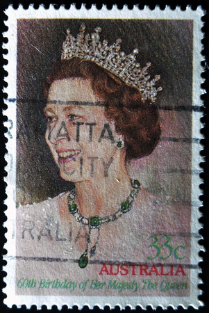 AUSTRALIA - CIRCA 1986: A stamp printed in Australia showing queen Elisabeth II, circa 1986のeditorial素材