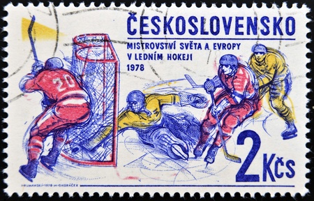 CZECHOSLOVAKIA - CIRCA 1978: A stamp printed in Czechoslovakia shows Ice hockey, circa 1978 の写真素材