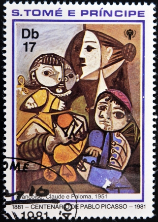 SAO TOME E PRINCIPE - CIRCA 1981: A stamp printed in Sao Tome shows draws by artist Picasso - Fracoise, Claude e Paloma, 1905, circa 1981 のeditorial素材