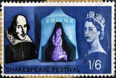 UNITED KINGDOM - CIRCA 1964: A stamp printed in Great Britain dedicated to the 400th anniversary of William Shakespeare, shows Henry V praying at Agincourt, circa 1964 のeditorial素材