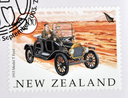 NEW ZEALAND - CIRCA 2003: A stamp printed in New Zealand dedicated to old cars, shows 1915 Model T Ford, circa 2003 のeditorial素材