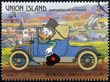ST. VINCENT GRENADINES - UNION ISLAND - CIRCA 1989: A stamp printed in St. Vincent Grenadines shows Ludwig von Drake, 1910 Renault, circa 1989のeditorial素材