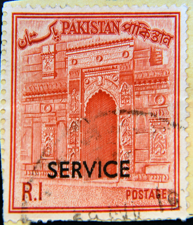 PAKISTAN - CIRCA 1963: a stamp printed in Pakistan shows Gate of Choto Shona Masjid Mosque, Small Golden Mosque, Bangladesh, circa 1963のeditorial素材