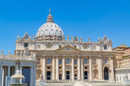Facade of Saint Peter in the Vaticanのeditorial素材