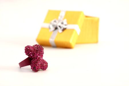 gem, gem stone, precius, ring, gold, gift, present, luxury, expensive, diamond reflection, closeup, detail, mecro, nobody, object, isolated, white, background, accessory, fashion, jewel, jewelery, jewellery, perfection, ruby, valuableの写真素材