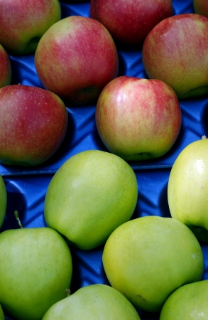                          apples in market           の写真素材