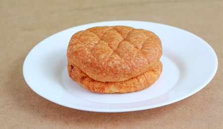 picture of a puff pastry stuffed with cream