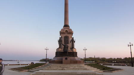 YAROSLAVL, RUSSIA - CIRCA MAY 2014: The monument to the 1000th anniversary of Yaroslavl timelapse hyperlapse. Evening view with blue skyのeditorial素材