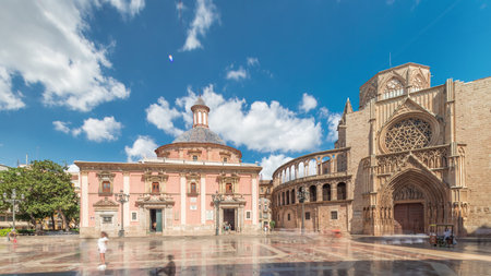 Panoramic timelapse hyperlapse of Valencias Plaza de la Virgen. Spainの写真素材