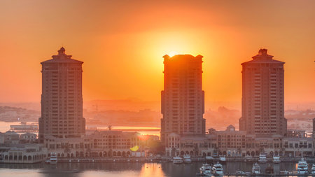 Sunset at the Pearl-Qatar timelapse from top.