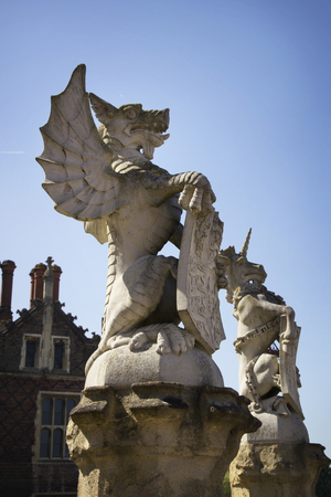 LONDON, UK - May 11, 2018. Statues outside Hampton Court Palace. London, Uk - May 11, 2018のeditorial素材
