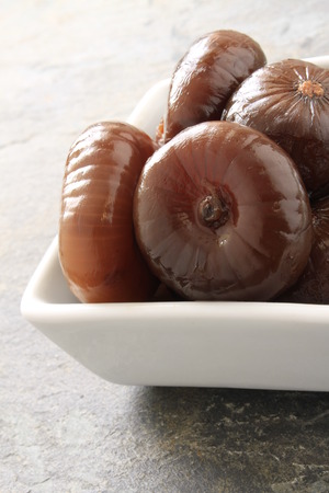 pickle onions in balsamicの写真素材