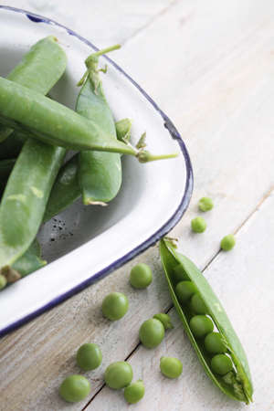 fresh garden peasの写真素材