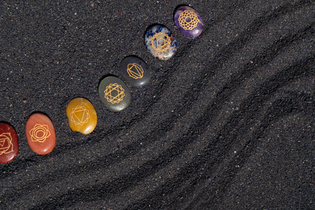 Seven chakras healing crystals. Witchcraft, herbal medicine and healing, Magic healing Rock for Reiki Crystal Ritual, Witchcraft, spiritual esoteric practiceの写真素材