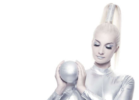 Beautiful cyber woman with silver ball 

の写真素材