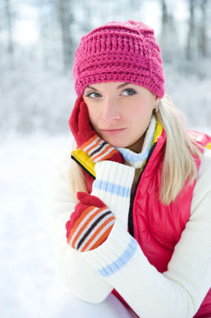   Frozen beautiful woman in winter clothing outdoors
の写真素材