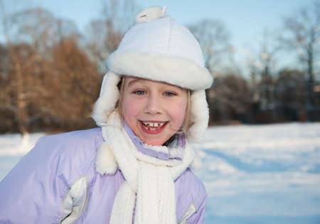 Happy young girl winter portrait 
の写真素材