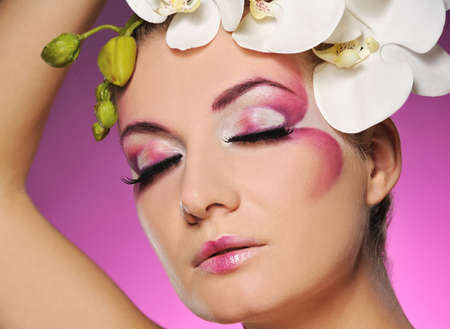  Beautiful woman with creative make-up 
の写真素材