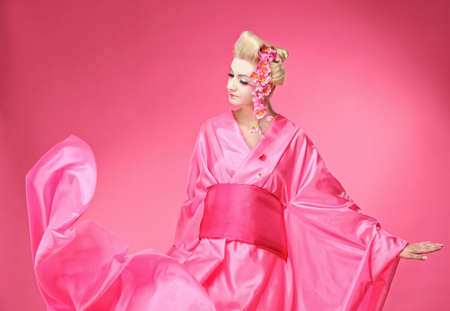 Beautiful dancing geishaの写真素材