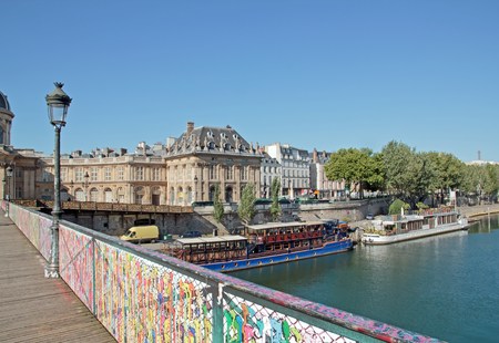 Temporary installation of street art on the Pont des Arts Paris France.のeditorial素材