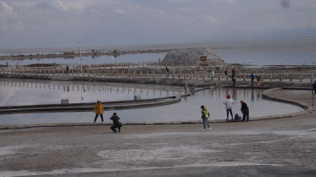 LanZhou, China, 1st of Jan 2020, wide angle scenic shot of China Chaka salt lake which is a major tourist destination and a key salt mine in Qinghaiのeditorial素材