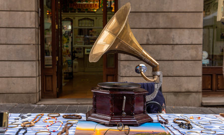 Antique gramophone exhibited in a street stall. Inca, island of Majorca, Spainのeditorial素材