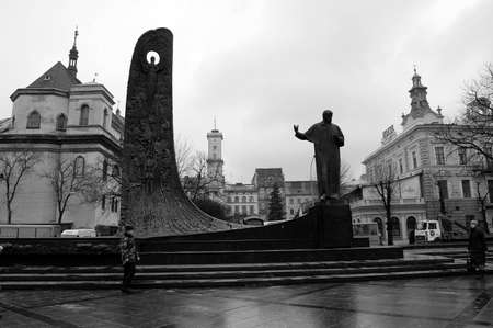 Lviv, Ukraine - 20 February 2008: Freedom Avenue and the monument of ukrainian poet Taras Shevchenkoのeditorial素材