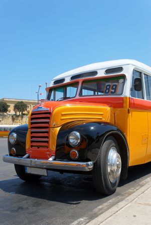 Old Maltese Bus (1952)
