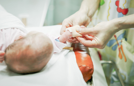 Newborn baby in hospital.の写真素材