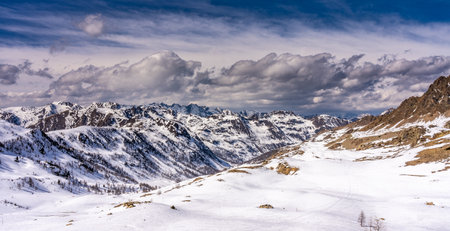 snowy mountains panorma in french alps in the ski resort isola 2000, franceの写真素材