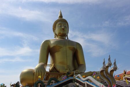 Watmuang in Angthongの写真素材