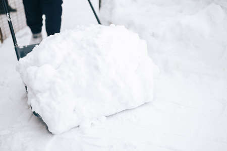 Snow removal with shovel