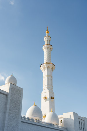 Sheikh zayed grand mosque minaret reaching for the sky in abu dhabiの写真素材