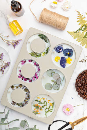 DIY scented sachet made with soy or bee wax, botanicals and essencial oils. Natural handmade air freshener for closets, drawers. Wedding favors, thank you care gifts, scented wax tabletsの写真素材
