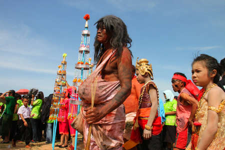 BORABUE, MAHASARAKHAM - DECEMBER 22 : The unidentified paraders are in local sports parade grand opening and festival season on DECEMBER 22, 2011 at sports ground, Borabue, Mahasarakham, Thailand.のeditorial素材