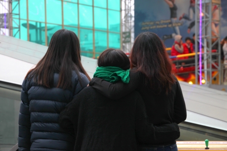 DONGDAEMUN, CENTRAL SEOUL, KOREA - NOVEMBER 27 : Unidentified teenagers are seeing disco bump in Dongdaemun market on November 27, 2011 at Central Seoul, Korea.のeditorial素材