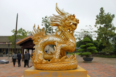 Dragon statue in Dai Noi Palace on DECEMBER 8, 2012 at Hue, Central Vietnam. Dai Noi Palace may be called The Imperial Enclosure/The Citadel Palace or The Purple Forbidden City in Hue City of Viet Nam.のeditorial素材