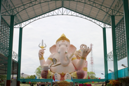 NAKORN NAYOK, THAILAND - SEPTEMBER 22   The big Ganesha statue in Ganesha Garden on September 22, 2013 in Nakorn Nayok, Thailand  のeditorial素材