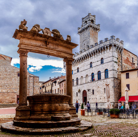 Montepulciano / Italy - June 24, 2015: Unidentified people at Piazza Grance in Montepulciano, Italy.のeditorial素材