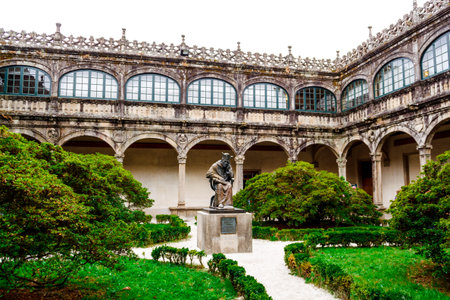 Santiago de Compostela, Spain - October 04, 2016: Statue of Alonso III Fonseca in Jardins de Fonseca in the courtyard Biblioteca America.のeditorial素材