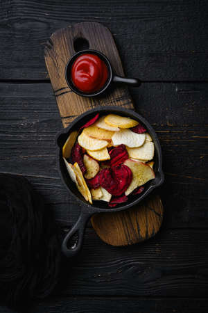 Beetroot carrot and turnip chips setの写真素材