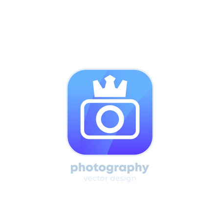 Photography Logo Icon With Camera And Crownのイラスト素材 イメージマート