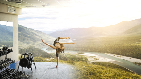 Extreme yoga practice. Mixed mediaの写真素材 [40114240148]｜毎月1点無料（フリー）のストック ...