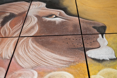 urban Art street in paris - lionのeditorial素材