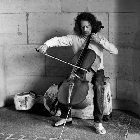 PARIS - France - 8 July 2012 - cellist in Parisのeditorial素材