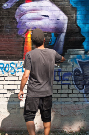 MULHOUSE  France  07 June 2015  painter artist during the BOZAR graffiti festival  quay of sinners in Mulhouseのeditorial素材