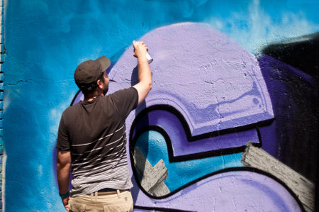 MULHOUSE  France  07 June 2015  painter artist during the BOZAR graffiti festival  quay of sinners in Mulhouseのeditorial素材